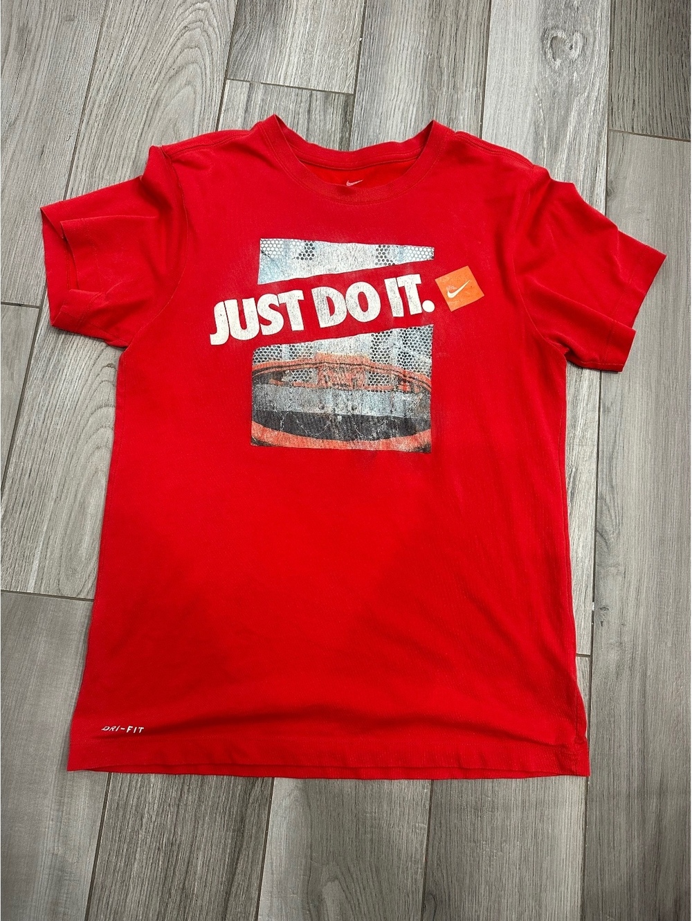 Nike Dri-FIT Red 'Just Do It.' Graphic T-Shirt Size S